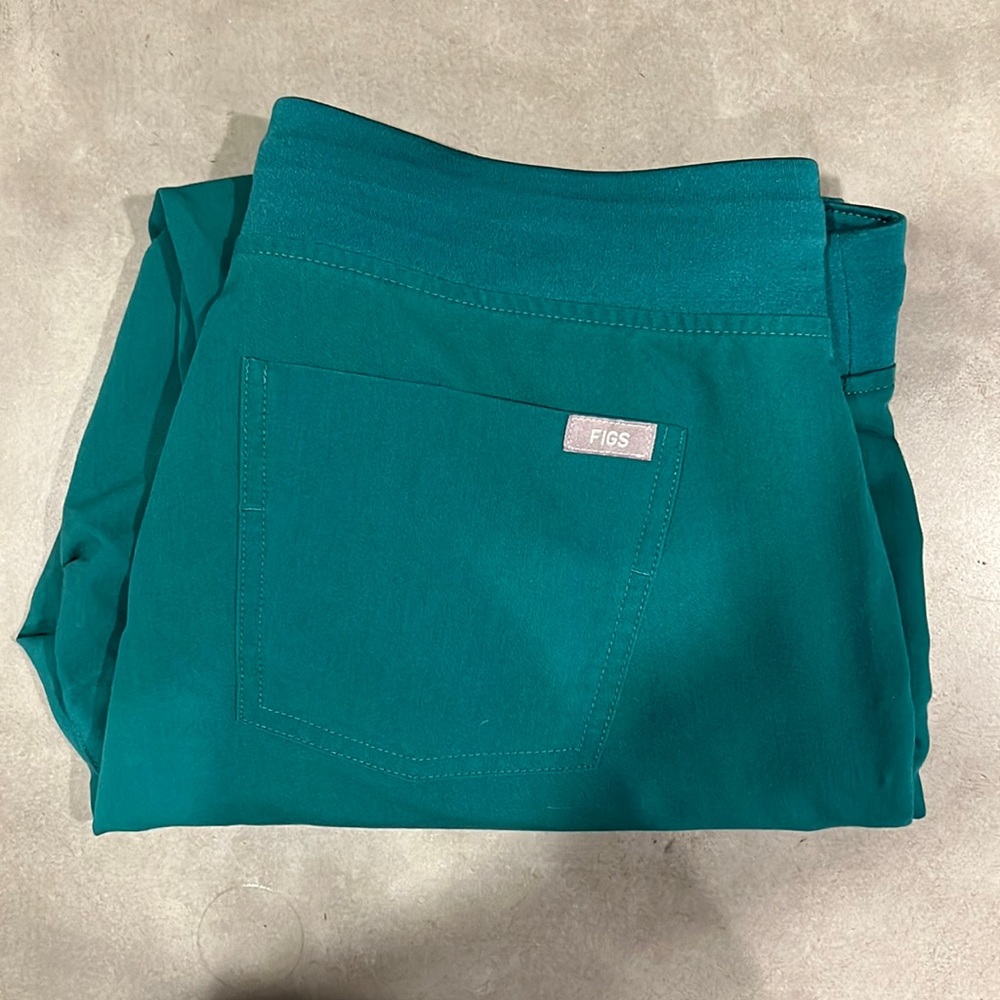 Figs | Hunter Green Zamora jogger